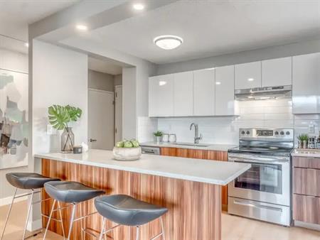 Centennial House | 930 15th Ave SW, Calgary