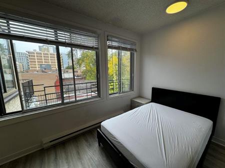 1 CH - 1 SDB - Montréal - $1,275 /mo