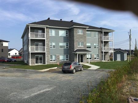 CONDO À LOUER