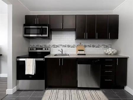 Avenue Apartments | 137 University Avenue West, Waterloo