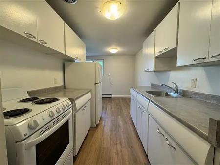 1100 Wellington Street | 1100 Wellington Street, Chatham