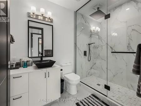 221 - 150 MARKETPLACE AVENUE | 221 - 150 MARKETPLACE AVENUE, Ottawa