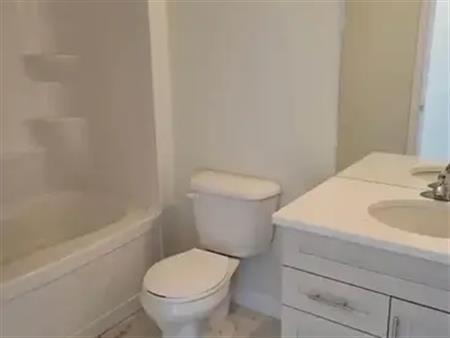 1145 ASPEN RIDGE Unit# UPPER | 1145 ASPEN RIDGE Unit# UPPER, Lakeshore