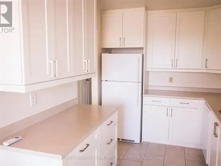 M14 - 141 EDGEHILL DRIVE | M14 - 141 EDGEHILL DRIVE, Barrie
