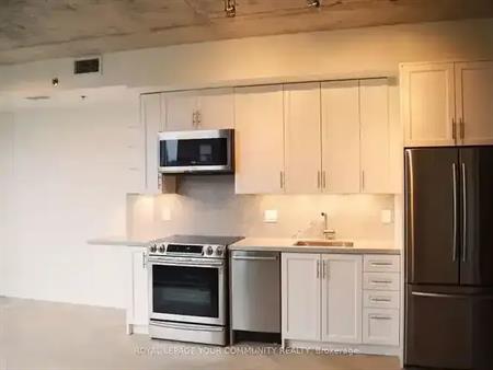 Stunning South Riverdale Reno! Bright, stylish, unique finishes, steps to TTC! | 630 Queen Street East, Toronto