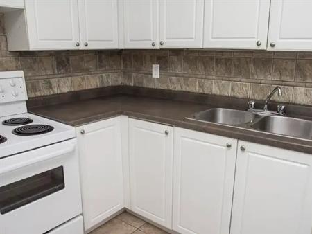 The Diplomat Apartments | 219 St. Andrews Street, Cambridge