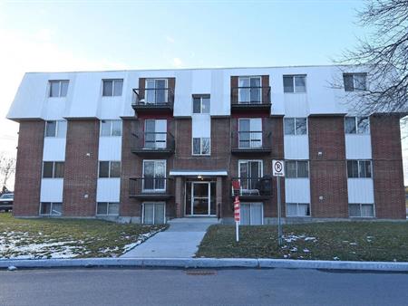 4 1/2 BOISBRIAND A LOUER LIBRE IMMEDIAT