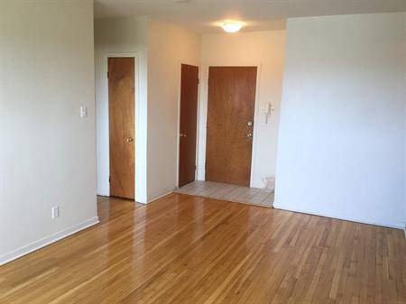 1 CH - 1 SDB - Montréal - $1,350 /mo