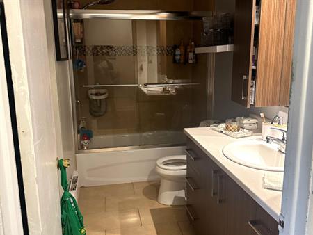 Beau Logement Rénové,5½ Haut-duplex