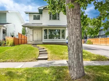 91 Sunbank Way SE | 91 Sunbank Way Southeast, Calgary