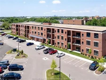 3180 MEADOWBROOK LANE Unit# 119 | 3180 MEADOWBROOK LANE Unit# 119, Windsor