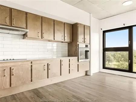 3100 MEADOWBROOK Unit# 901 | 3100 MEADOWBROOK Unit# 901, Windsor