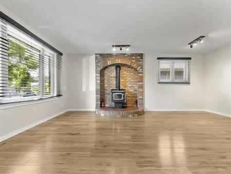 Bright, quiet 3 bedrooms/2 bathrooms main floor, fenced yard | Calgary
