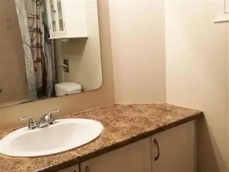 24 SOUTHPORT DRIVE | 24 SOUTHPORT DRIVE, Ottawa