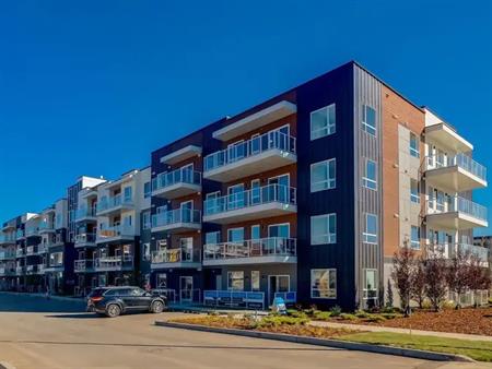 Modern 2 Bed | 2 Bath Top-Floor Condo in Belmont – Available Now | SF297 | 550 Belmont Street Southwest, Calgary
