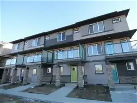 Modern 3 Bedroom Townhome with Double Garage in Tamarack – Available Now | SF258 | 1530 Tamarack Boulevard Northwest, Edmonto