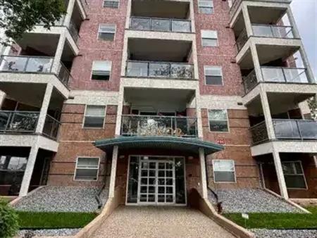 Spacious 2 Bedroom Condo | 10346 117 Street Northwest, Edmonton