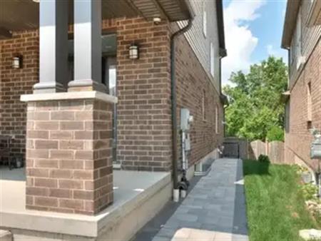LOWER - 556 NETHERWOOD CRESCENT | LOWER - 556 NETHERWOOD CRESCENT, Kitchener