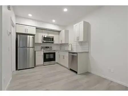 Great Location - 1 Bedroom Suite | 2741 Orchards Road Southwest, Edmonton