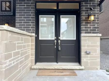 31 HOLYROOD CRESCENT | 31 HOLYROOD CRESCENT, Vaughan