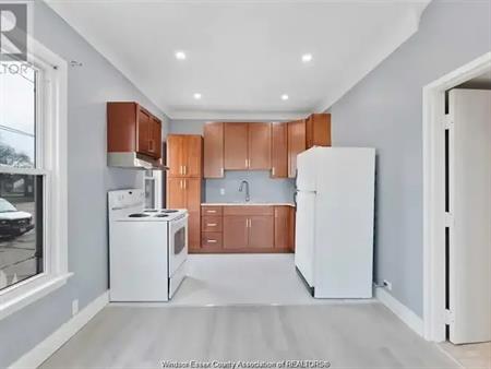 635 TUSCARORA | 635 TUSCARORA, Windsor