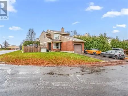 1631 SAXONY CRESCENT | 1631 SAXONY CRESCENT, Ottawa