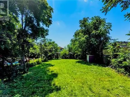 509 COLBORNE Street | 509 COLBORNE Street, Brantford