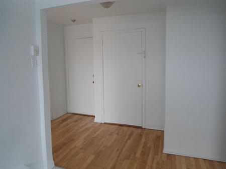 4 1/2 Alouer St. Michel