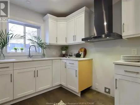 2427 TURNER Unit# HOME | 2427 TURNER Unit# HOME, Windsor