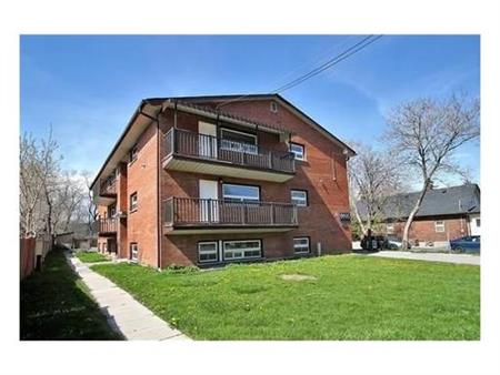 118 Bloor Street West | 118 Bloor Street West, Oshawa