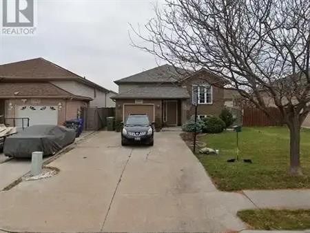 2261 MCKAY AVENUE | 2261 MCKAY AVENUE, Windsor