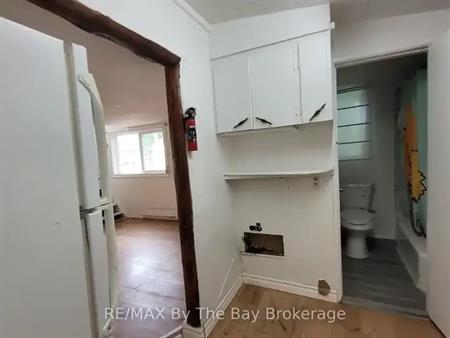 23 GLEN STREET | 23 GLEN STREET, Wasaga Beach