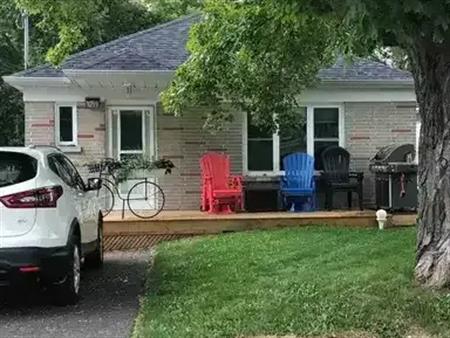🏡 Charming 3-Bedroom, 2-Bathroom Detached Home for Rent | 1059 Western Avenue, Peterborough