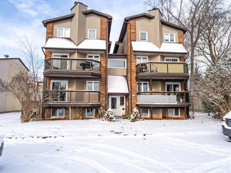 C-2513 Cléroux Crescent: 2 Bedroom Apartment (Blackburn, Orléans) | 2513 Cléroux Crescent, Ottawa