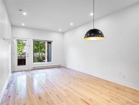 Condo lumineux de 600 pieds carrés à St-Henri!