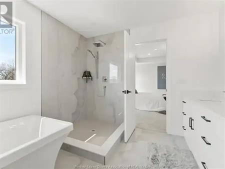 2556 MAYFAIR AVENUE South | 2556 MAYFAIR AVENUE South, LaSalle