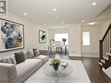 60 - 23 DONALD FLEMING WAY | 60 - 23 DONALD FLEMING WAY, Whitby