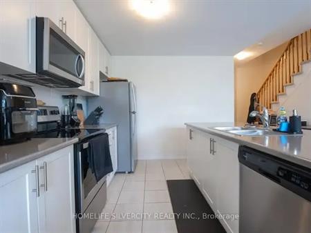 3 - 77 DIANA AVENUE | 3 - 77 DIANA AVENUE, Brantford