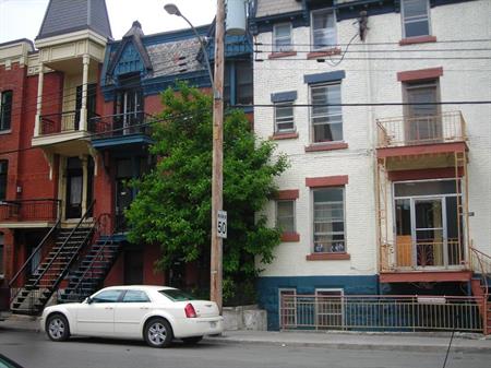 1er Août / 3 1/2 (2 chambres) meublé, tout inclus Métro Papineau