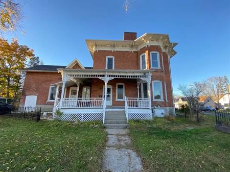 9 Thomas Street West | 9B Thomas Street West, Napanee