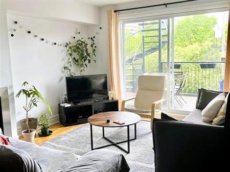 Appartement 2 Chambres Et 1 Toilette