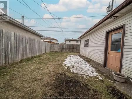 2534 FRANCOIS ROAD | 2534 FRANCOIS ROAD, Windsor
