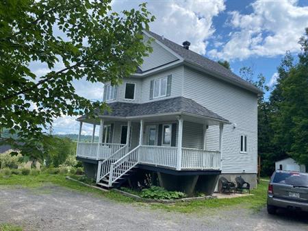 Maison à louer St-Sauveur 3 chambres