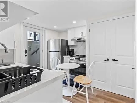 523 PINEGROVE Road Unit# Lower | 523 PINEGROVE Road Unit# Lower, Oakville