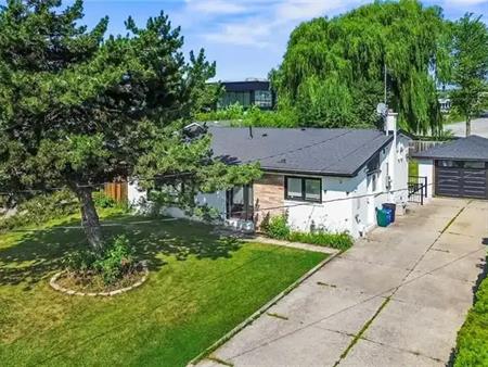523 PINEGROVE Road Unit# Upper | 523 PINEGROVE Road Unit# Upper, Oakville
