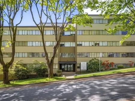 Stephen Court | 1315 Broughton St, Vancouver