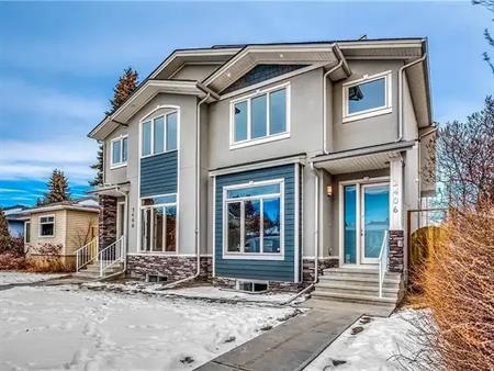 Beautiful Light-Filled Inner City Family Home w/special features, 5 min 2c-train | Calgary