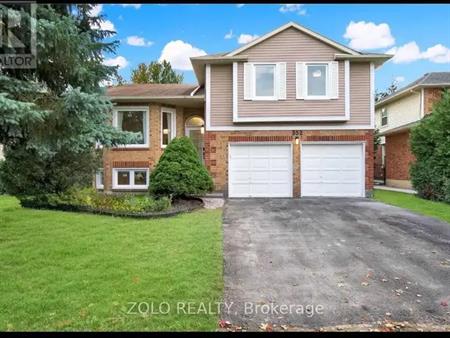352 CROSSLAND GATE | 352 CROSSLAND GATE, Newmarket