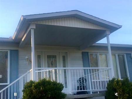 Maison lumineuse à louer, 1400$/mois à Louiseville. 1400/mois
