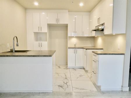 5 1/2 Sur 2 étages à Saint-Sauveur